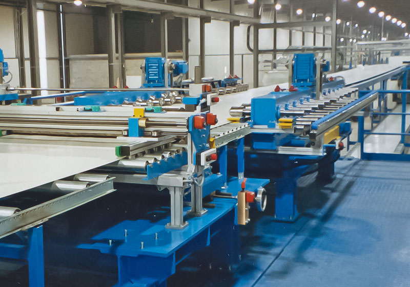 Machines manufacturing sandwich panels 